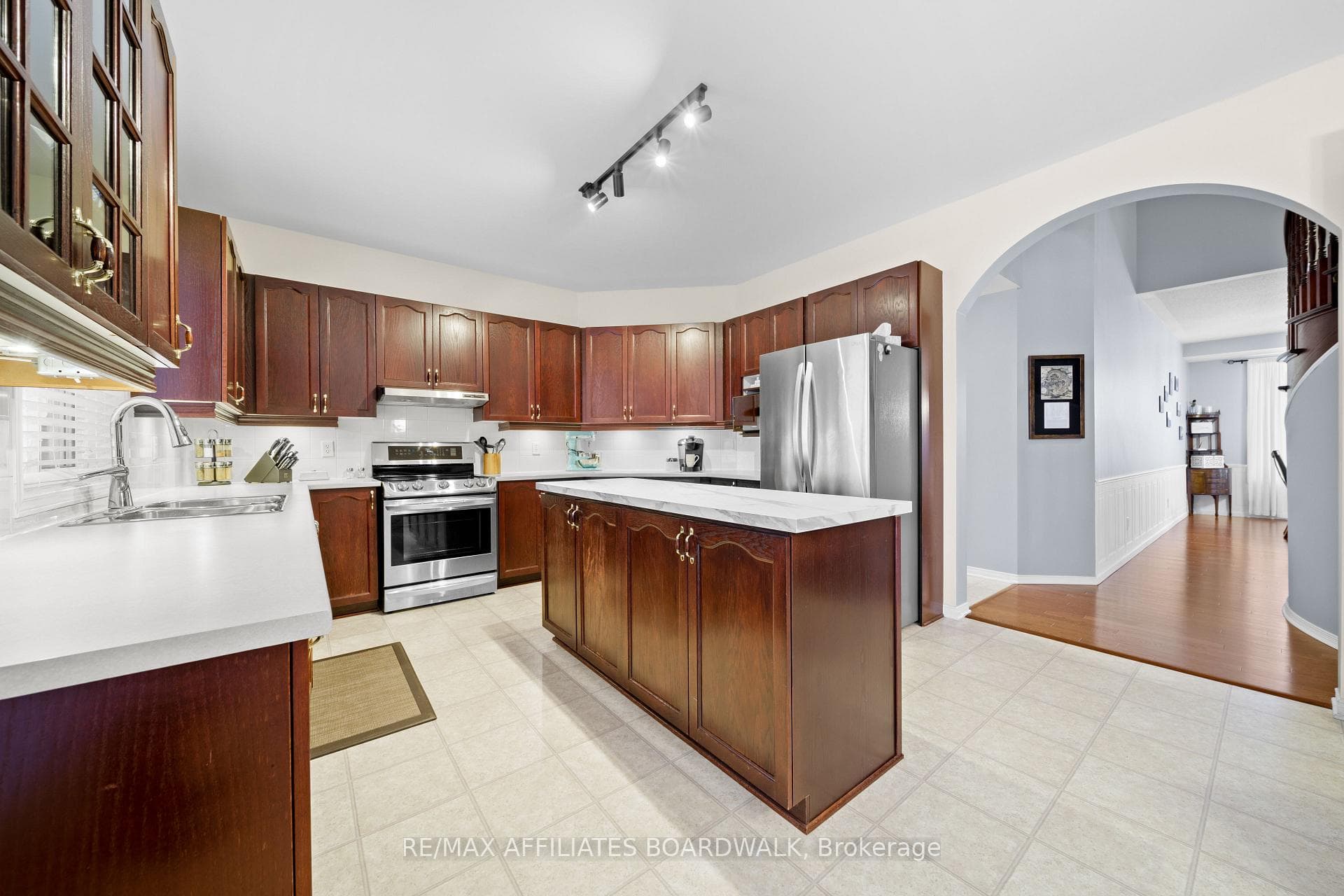 634 St Bruno Street photo 8