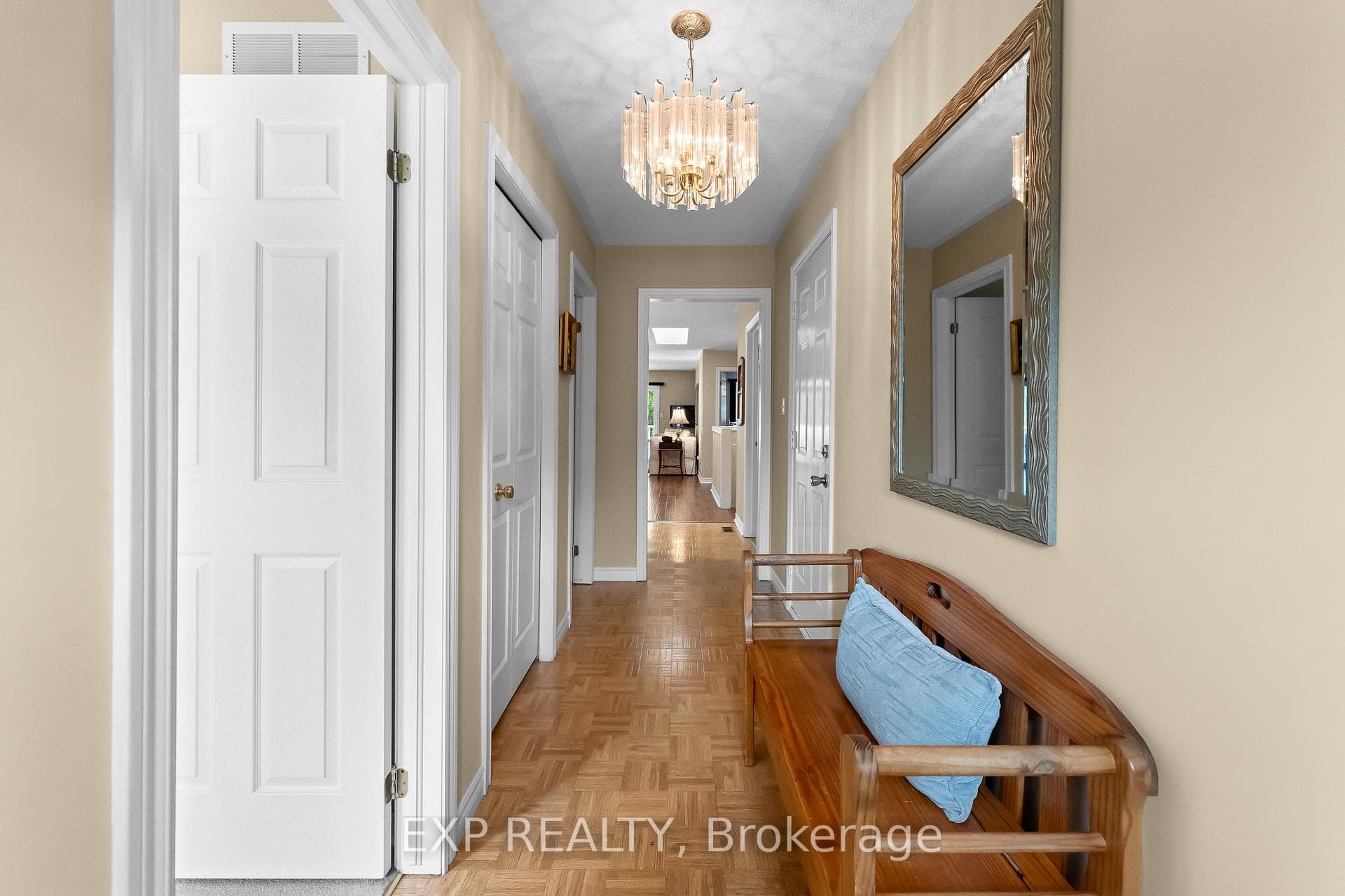 9 KINSMAN Court photo 12