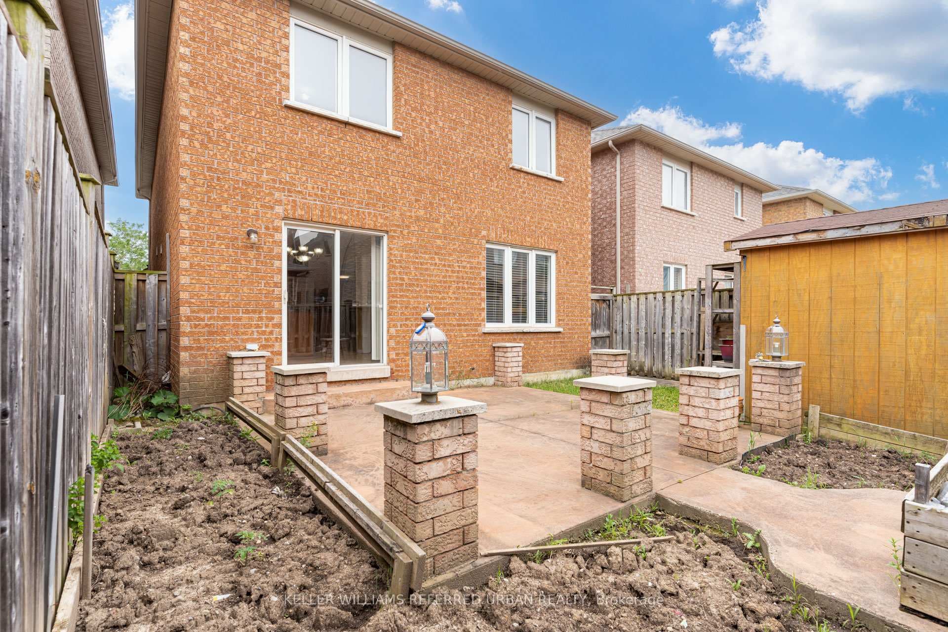 70 Treasure Drive photo 33