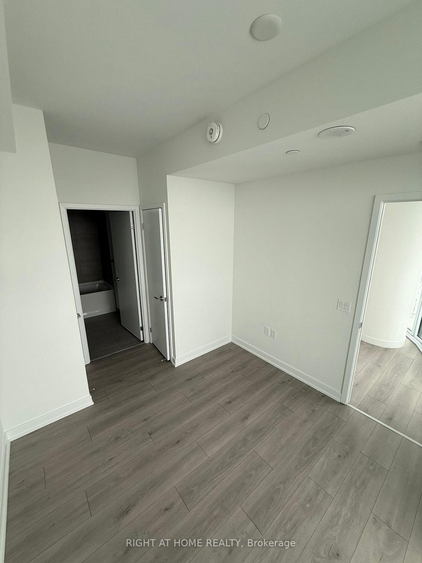 1 Fairview Road Unit 1811 photo 17