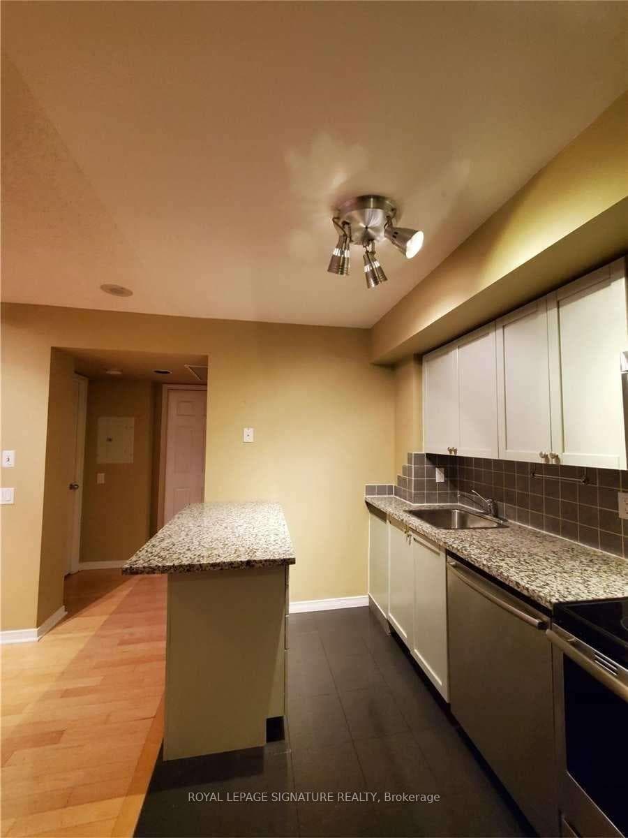 30 Harrison Garden Boulevard Unit 812 photo 6