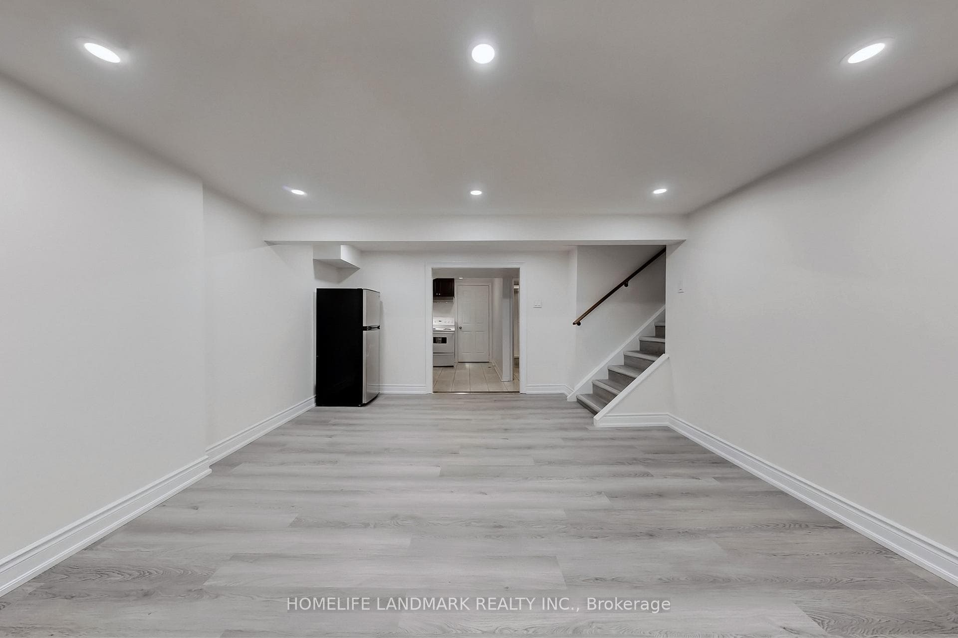 38 Pebblehill Square photo 37