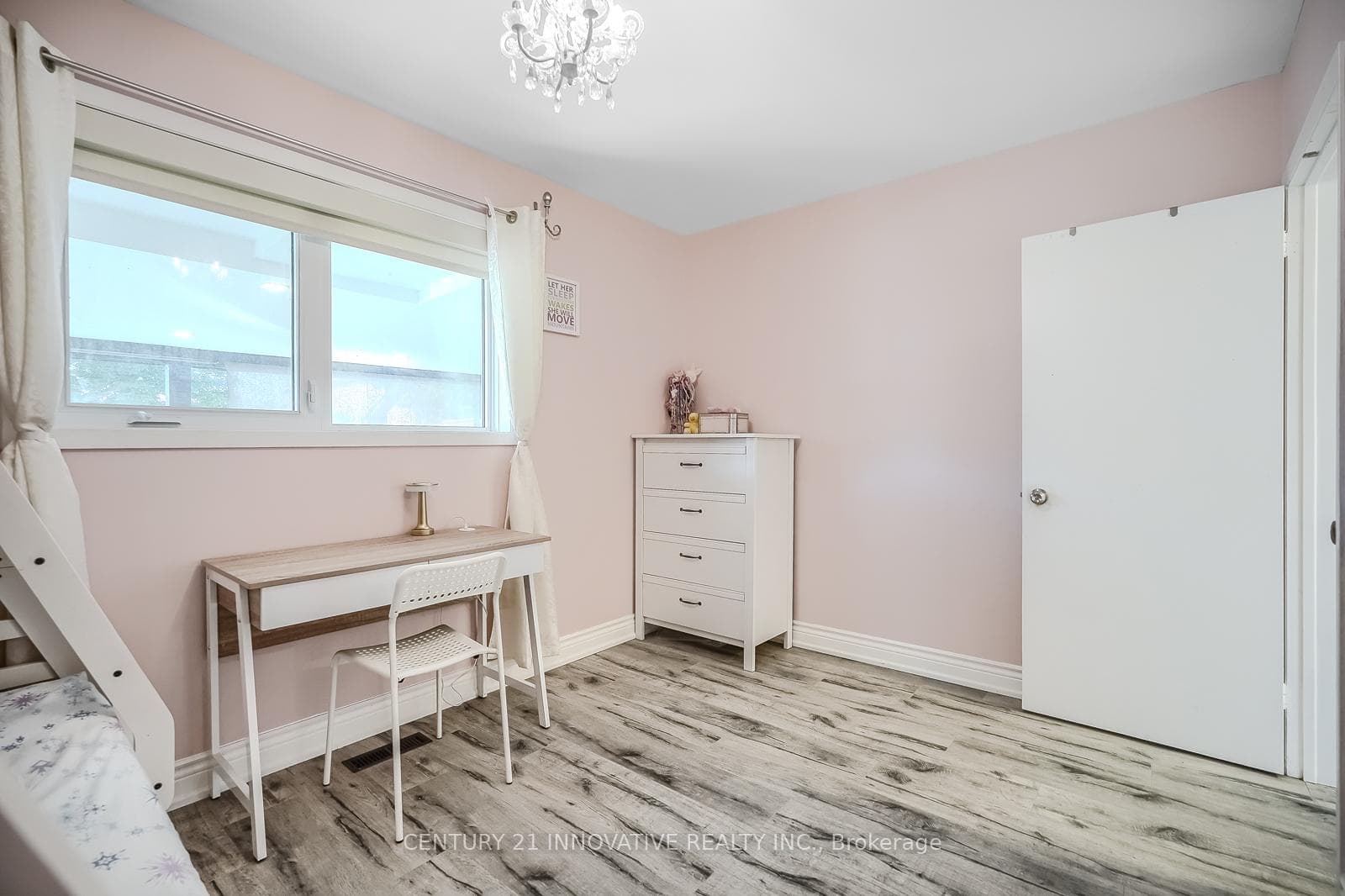 10 Stonefield Crescent photo 24