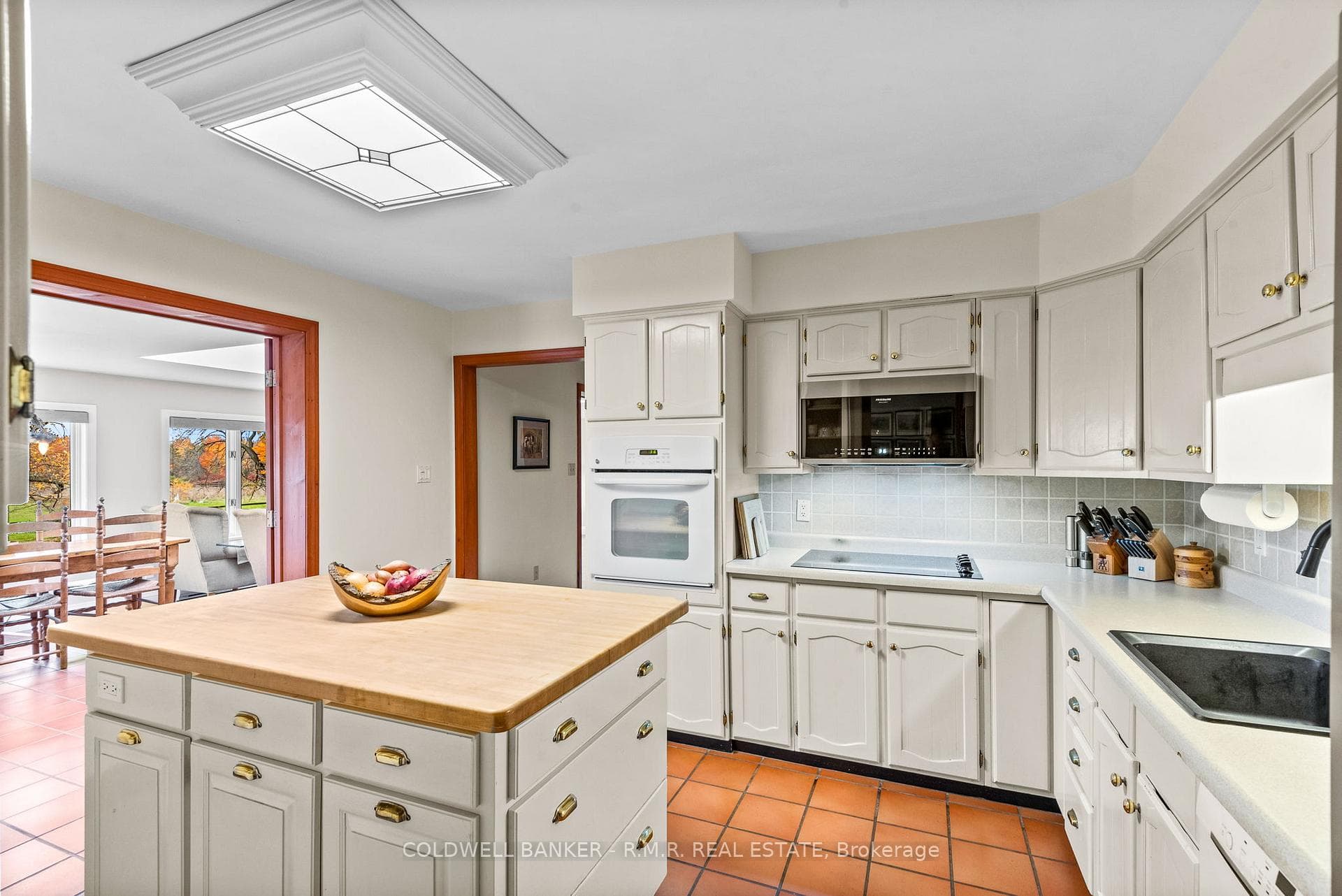 1085 Mount Pleasant Road photo 8