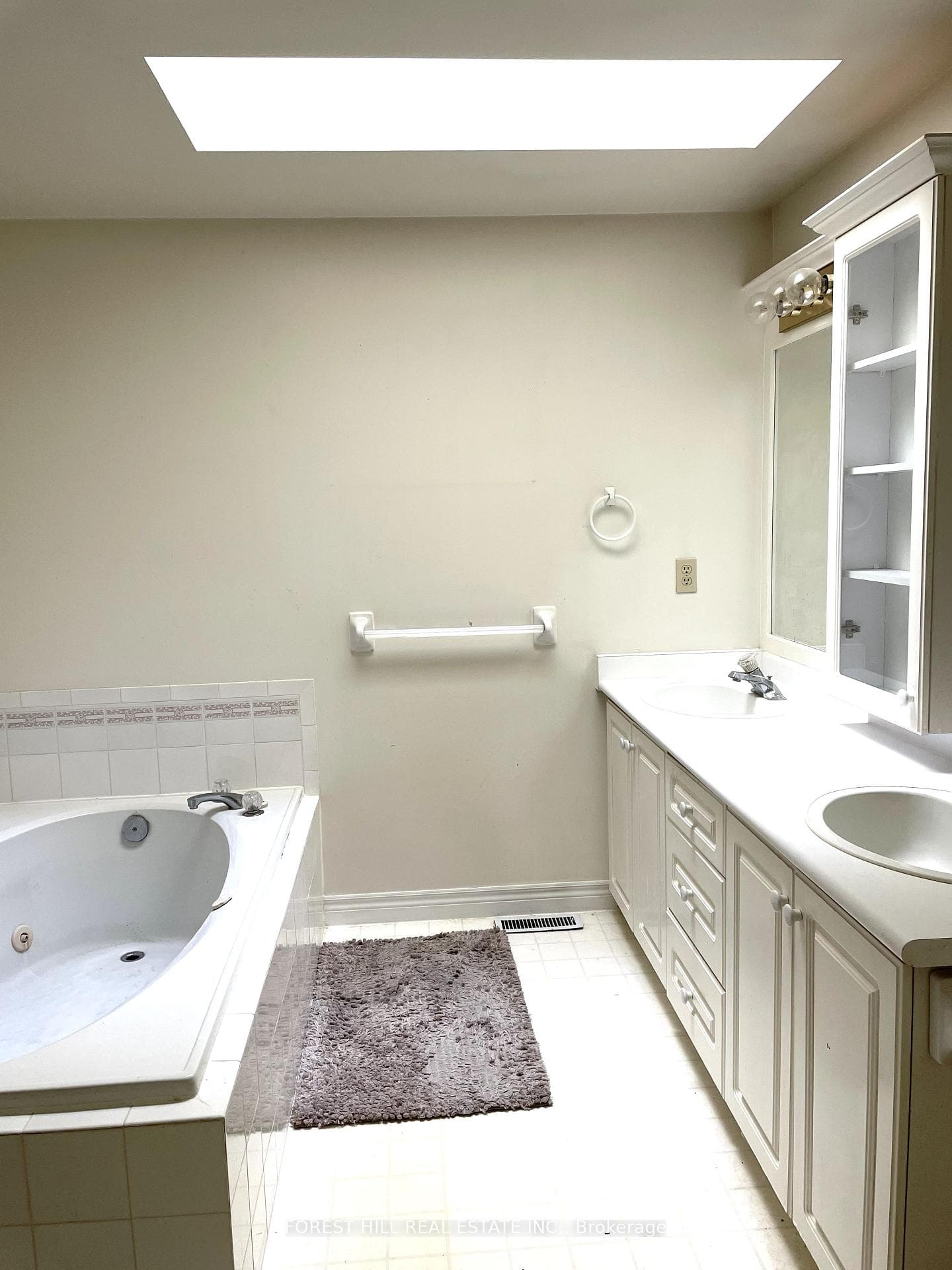 340 Ambleside Drive Unit 21 photo 9