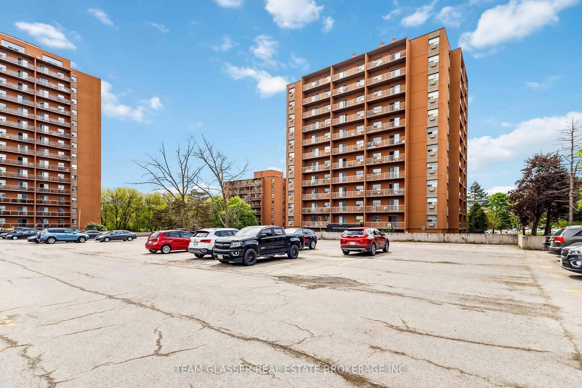 1570 Adelaide Street Unit 220 photo 4