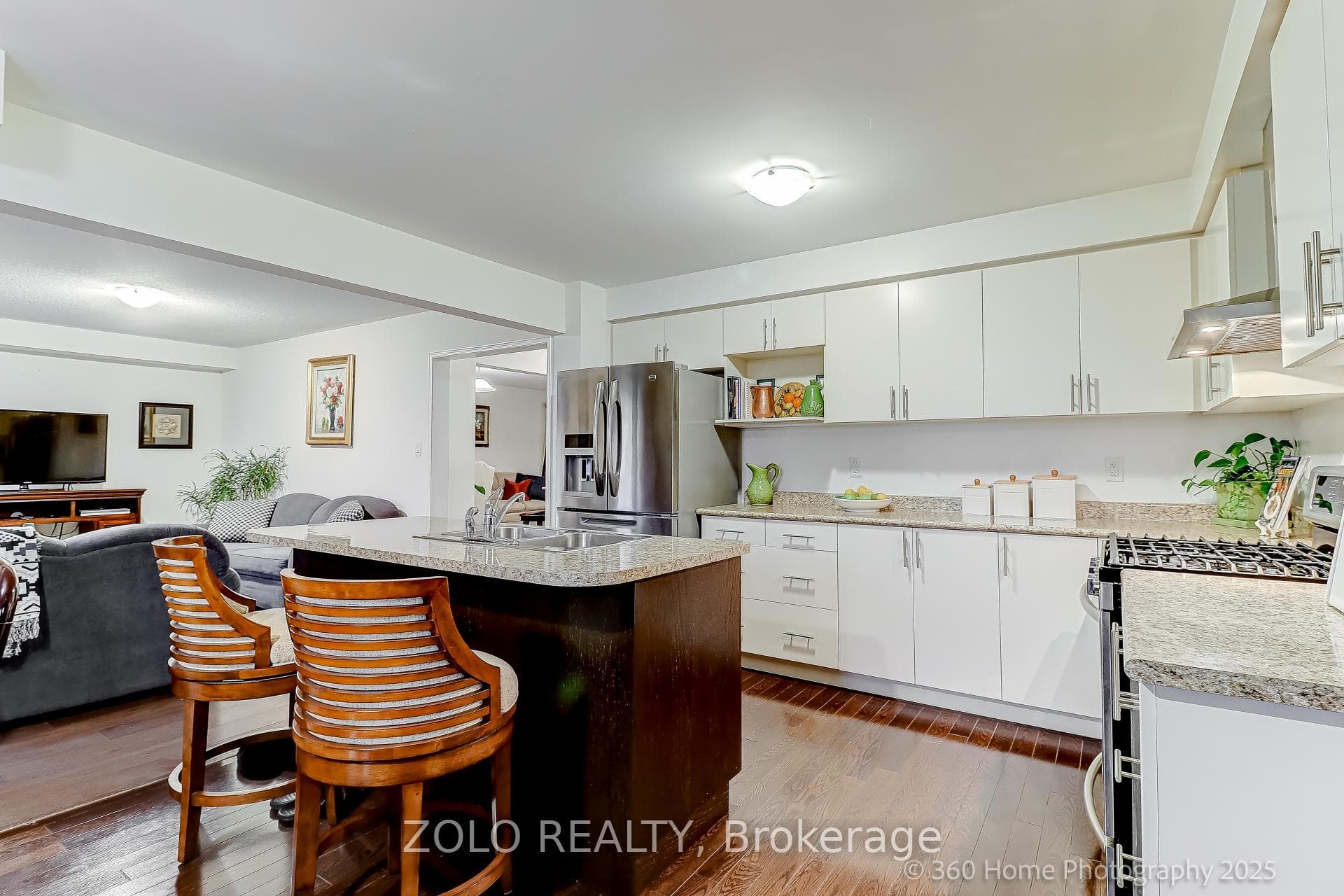 2012 Queensbury Drive photo 11