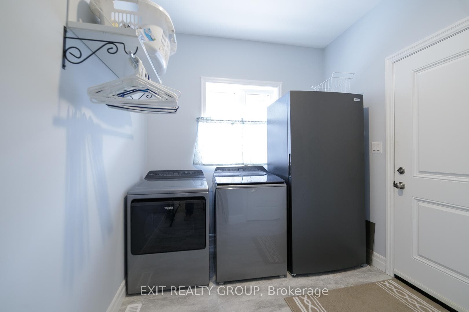 16 Matheos Crescent photo 18