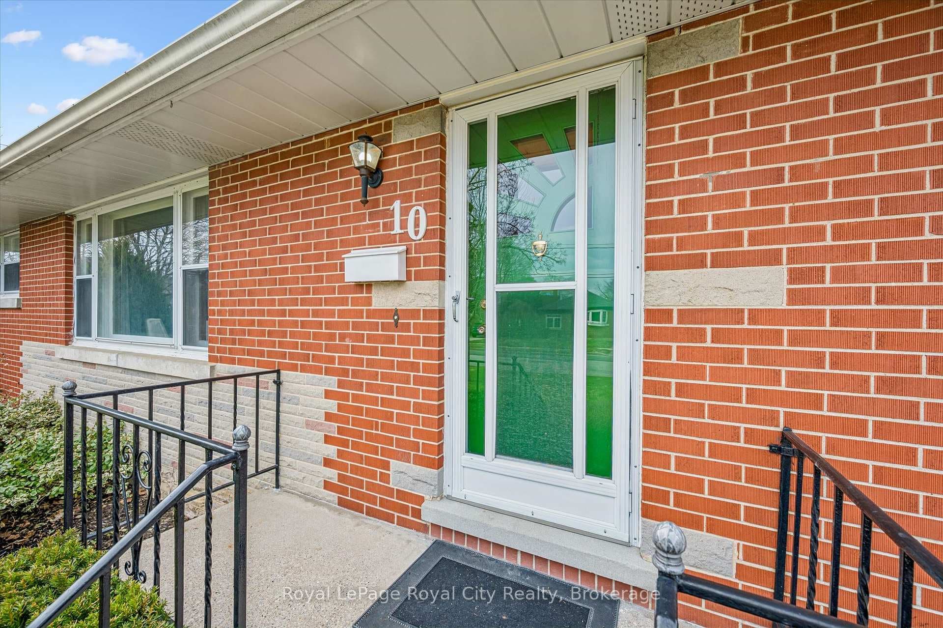 10 Paul Avenue photo 1