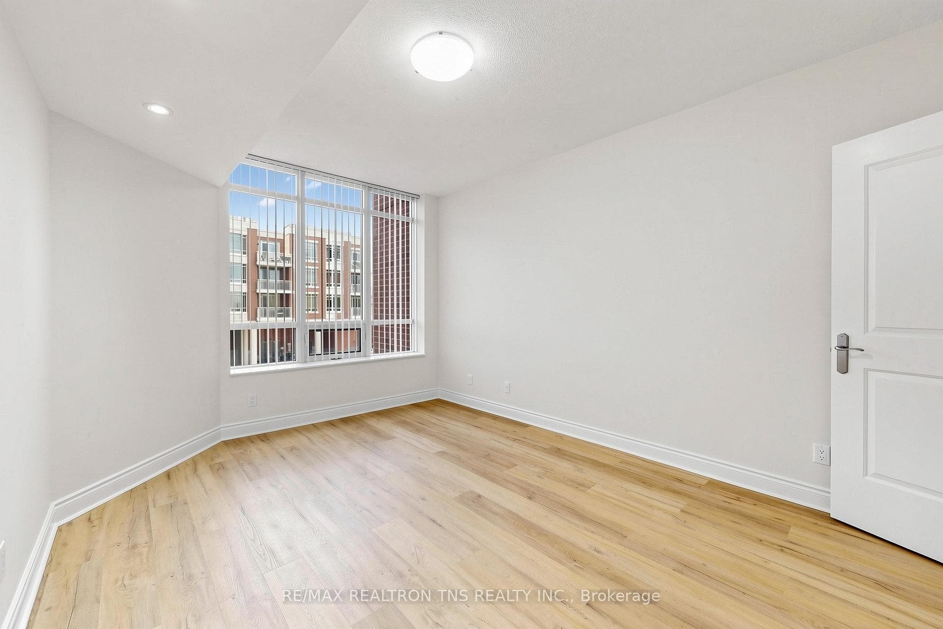 10101 Yonge Street Unit 313 photo 28