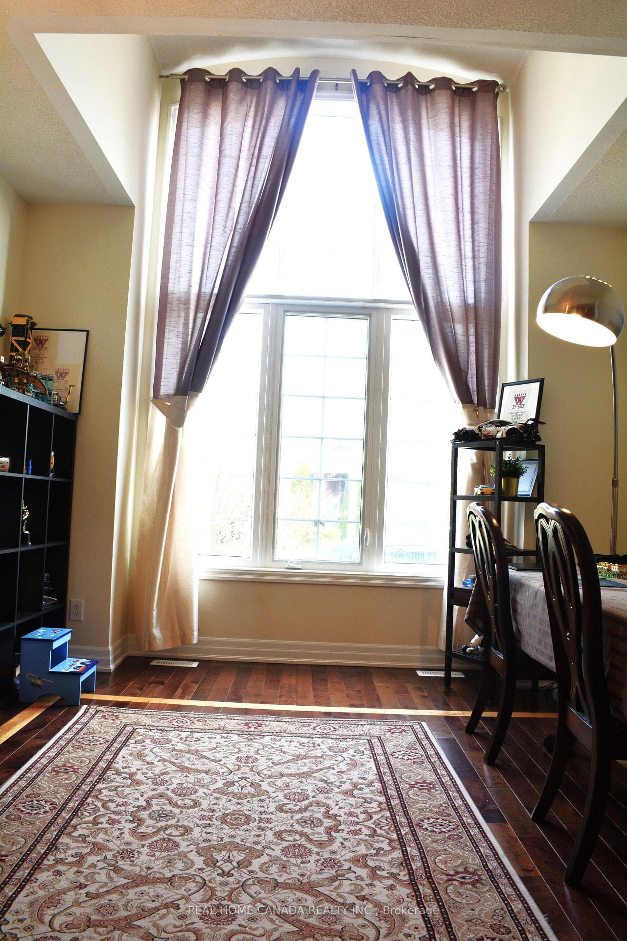 190 Forbes Terrace photo 9