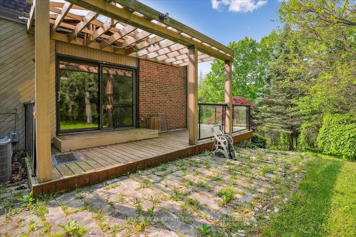 2145 Blessington Street photo 26
