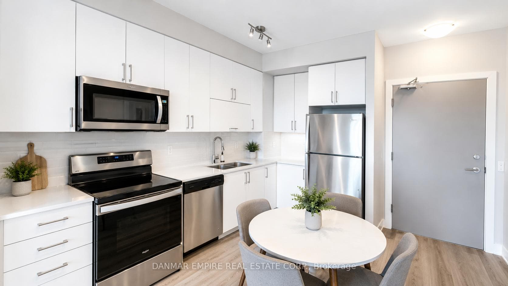 3220 Sheppard Avenue Unit 1805 photo 6