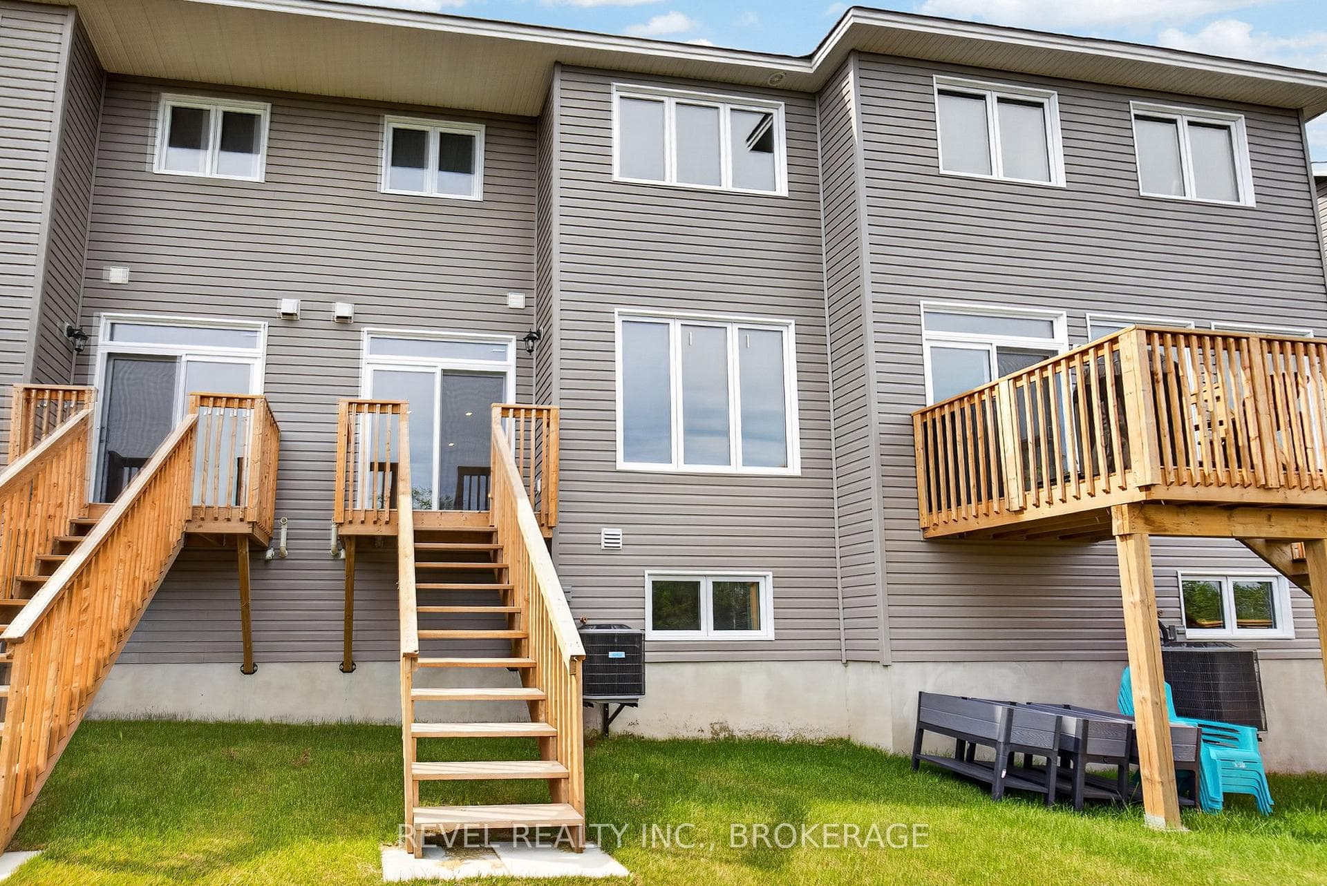 444 Buckthorn Drive photo 44
