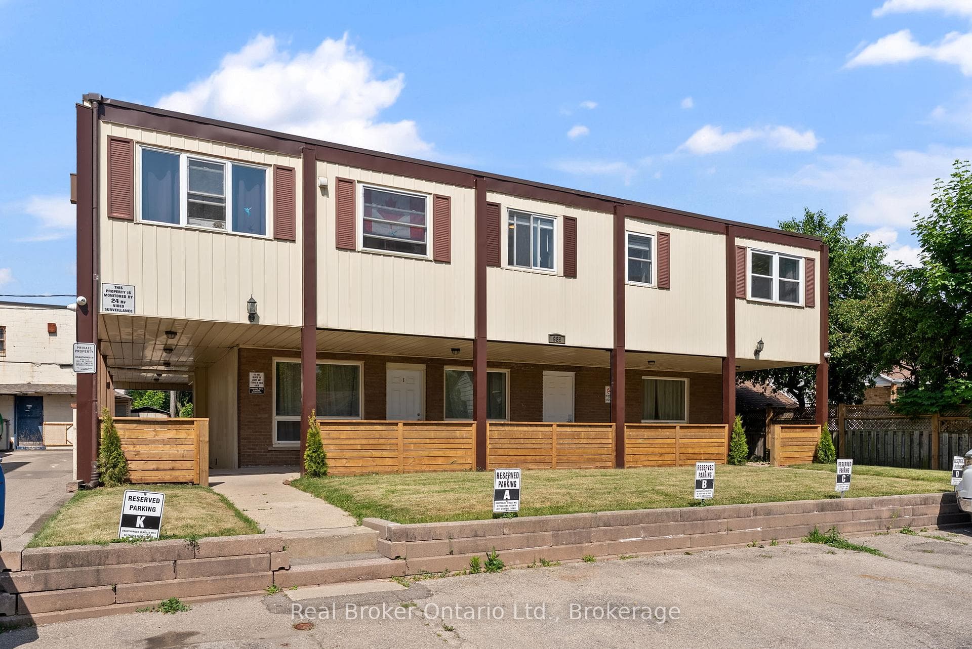 985 Kingsway Drive Unit 5 photo 1