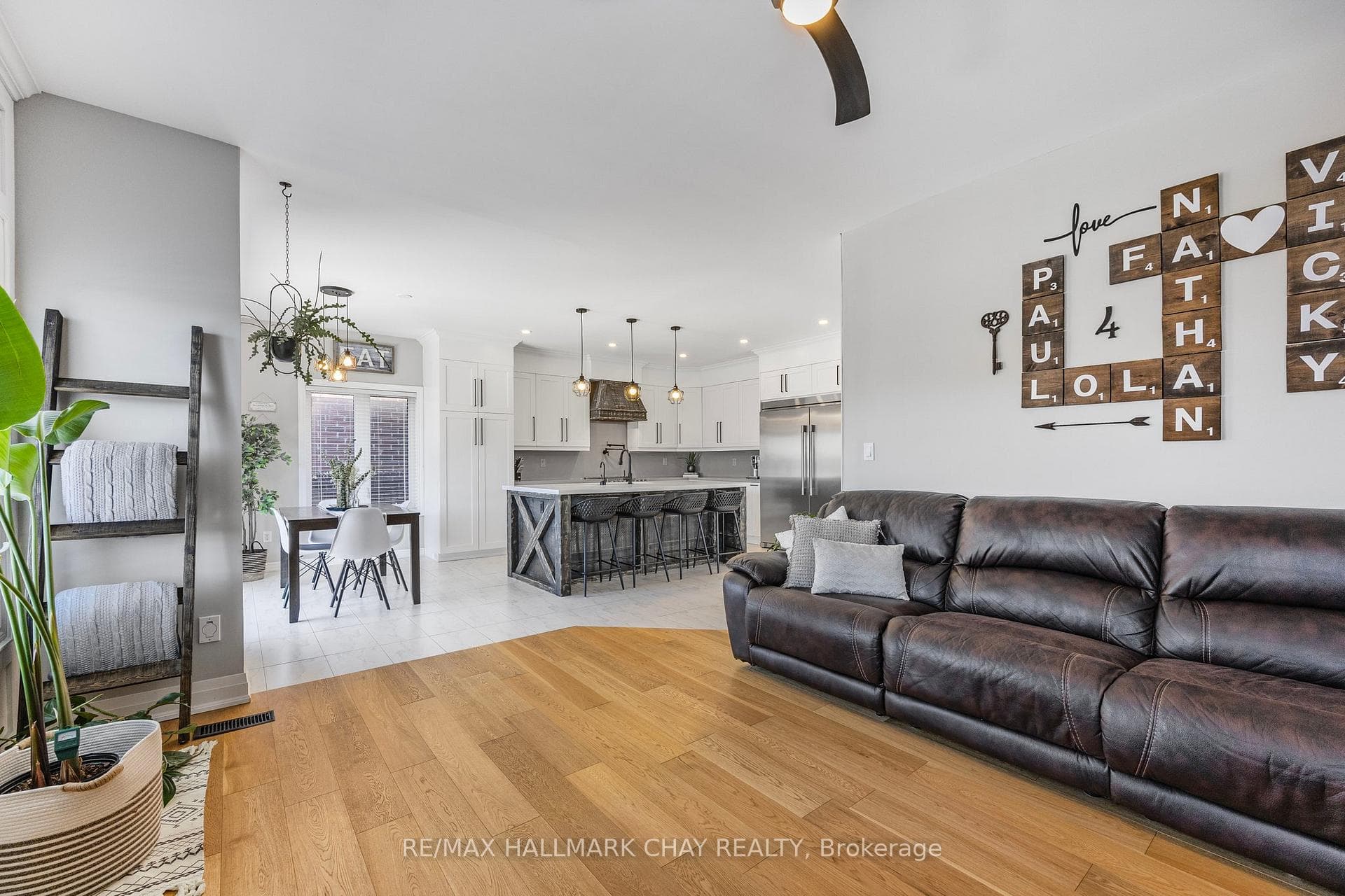 118 Hutchinson Drive photo 17