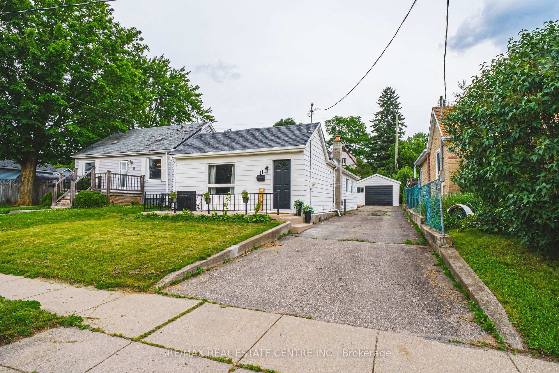 11 Broadview Crescent photo 2