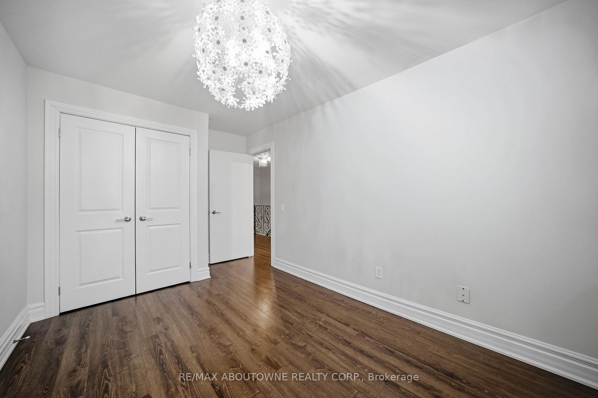 5129 Boardwalk Drive photo 18