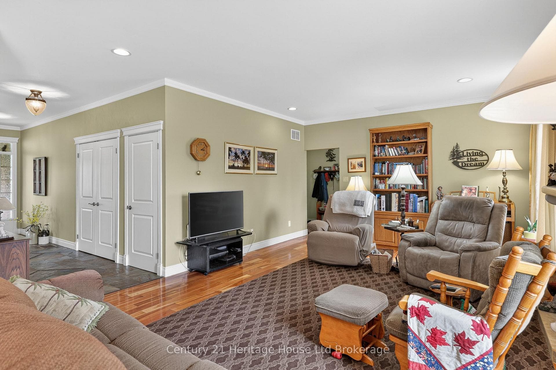 15 Hampden Street photo 15