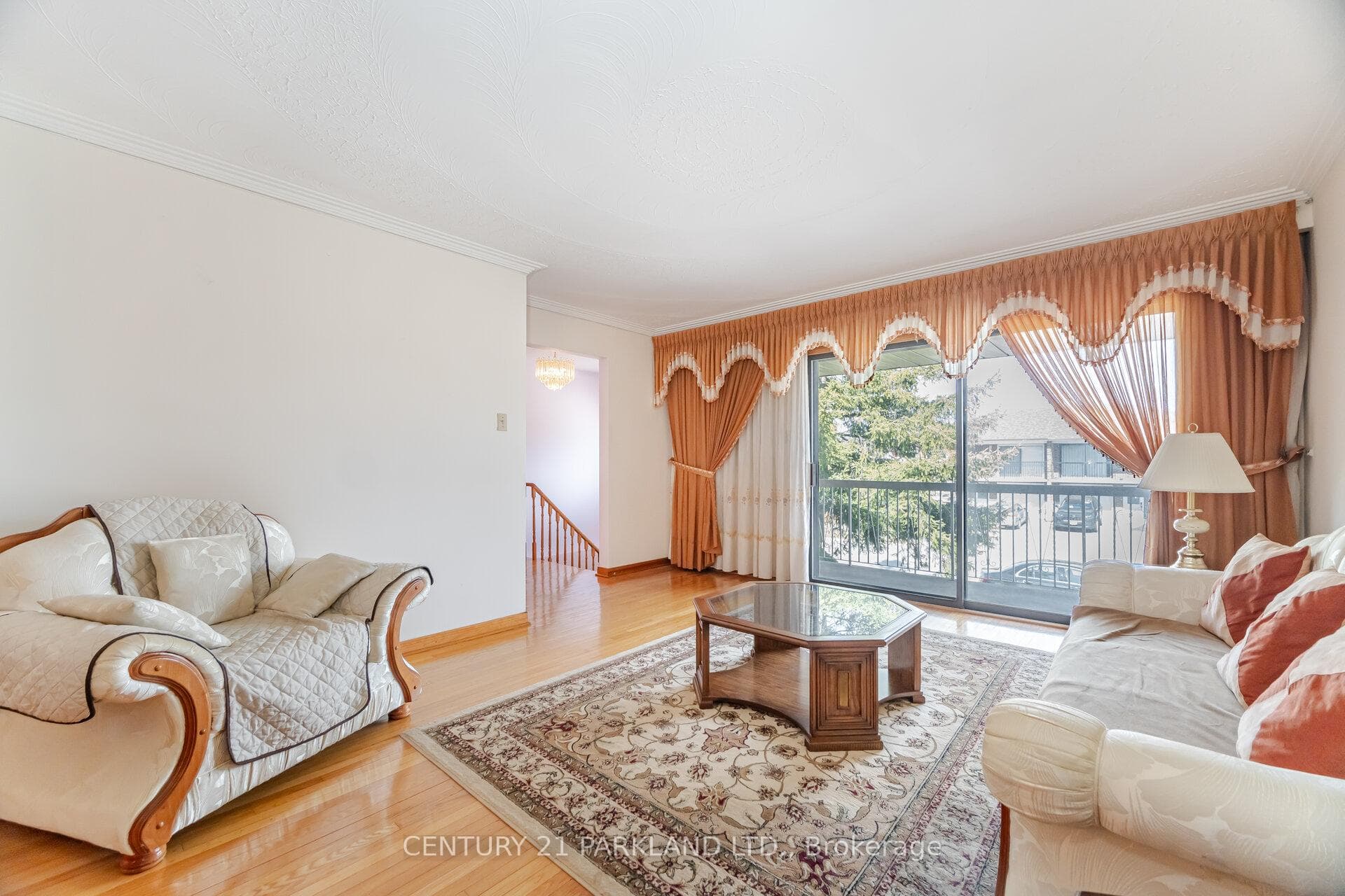 55 Hickorynut Drive photo 4