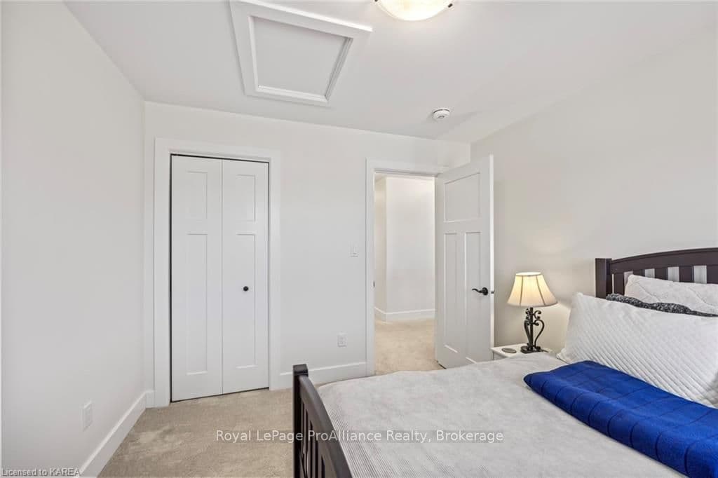 150 DR RICHARD JAMES Crescent photo 24