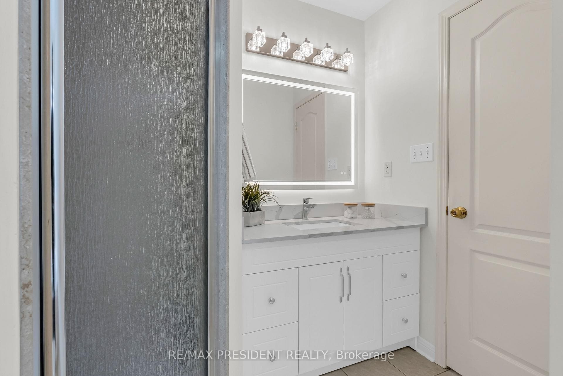 670 Irving Terrace photo 34