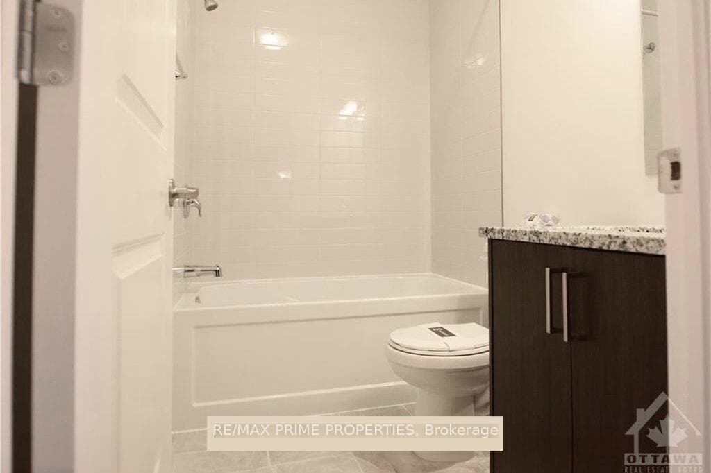 637 FISHER Street photo 20