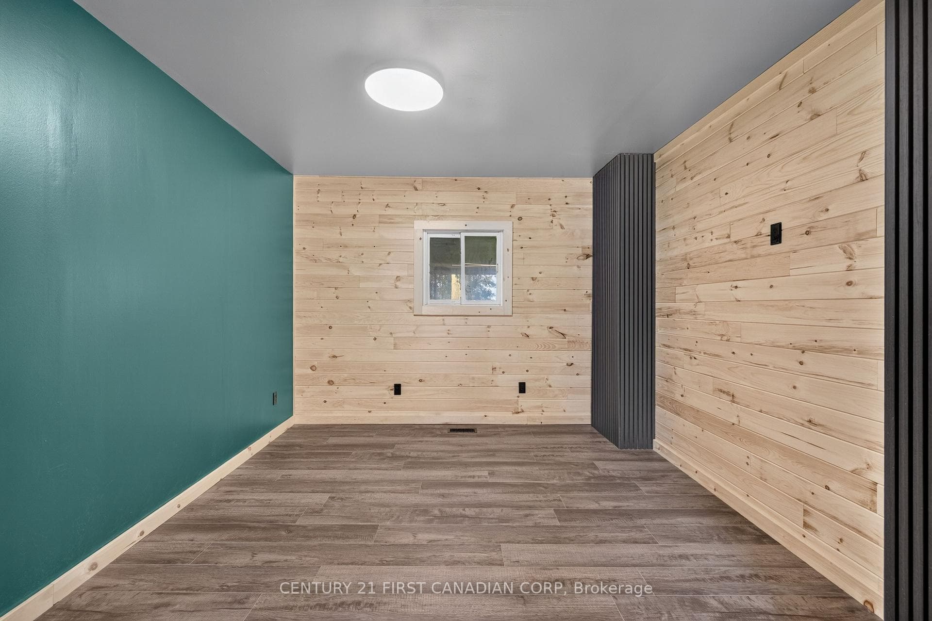 20847 Victoria Road photo 22
