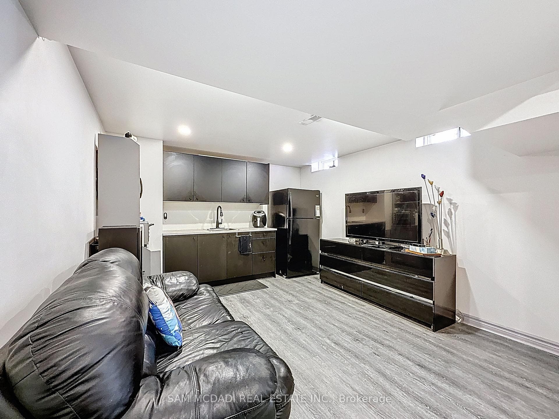 4876 Yorkshire Avenue photo 27