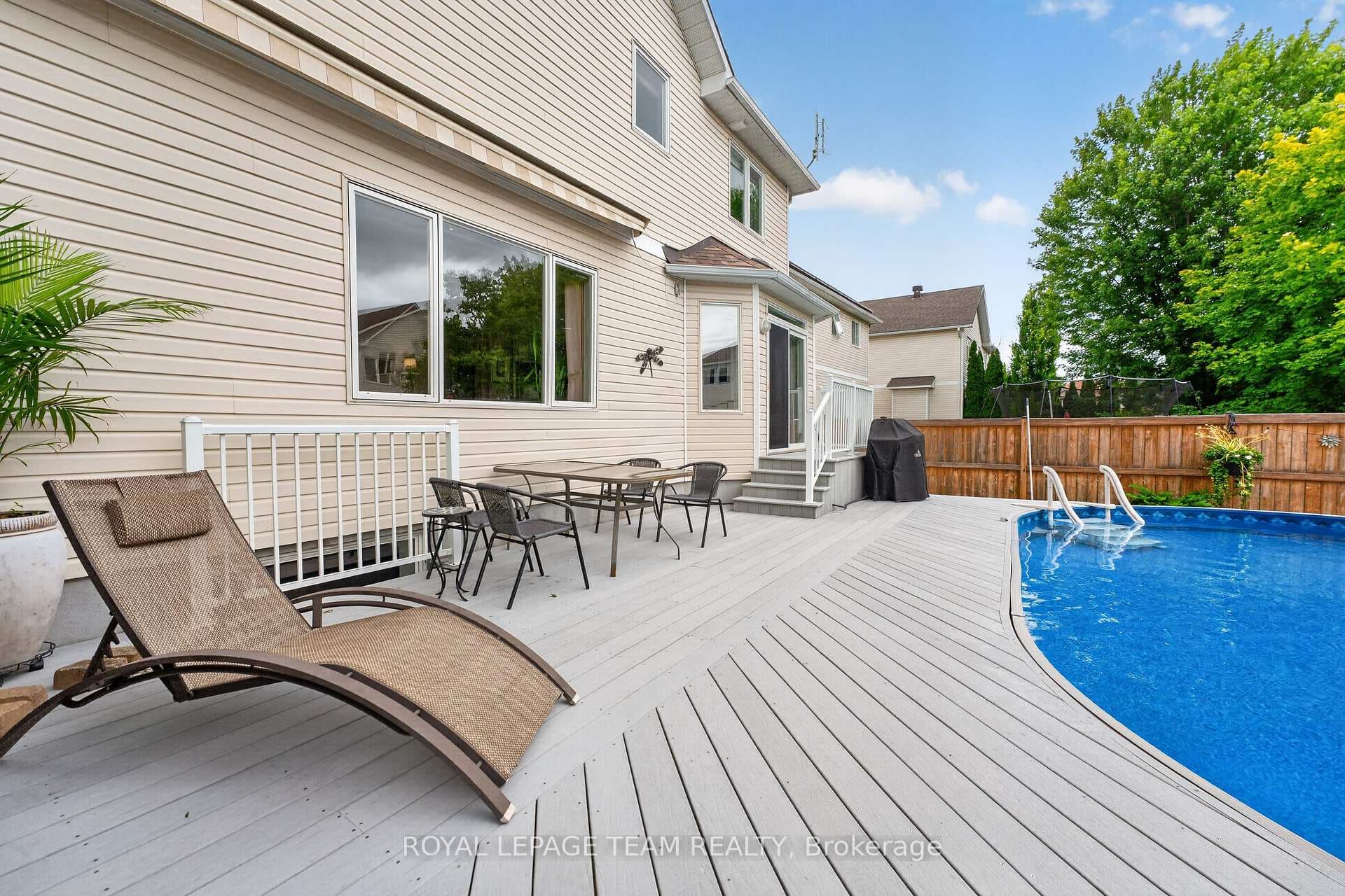 12 Forillon Crescent photo 49