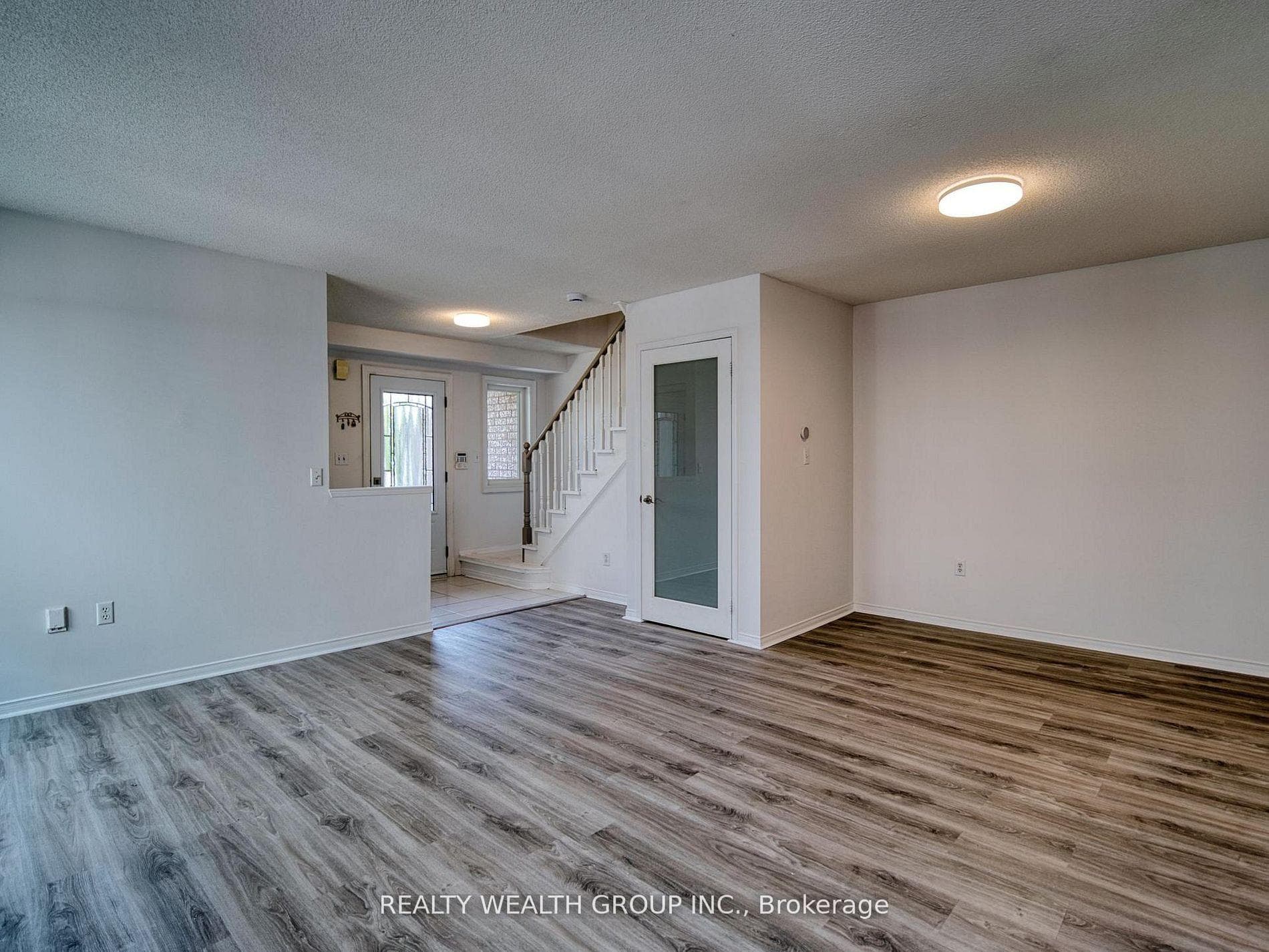 11 Birchcliffe Drive photo 7