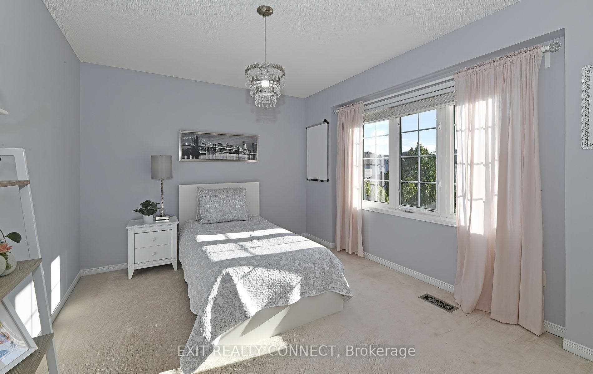 1027 Gordon Heights photo 22
