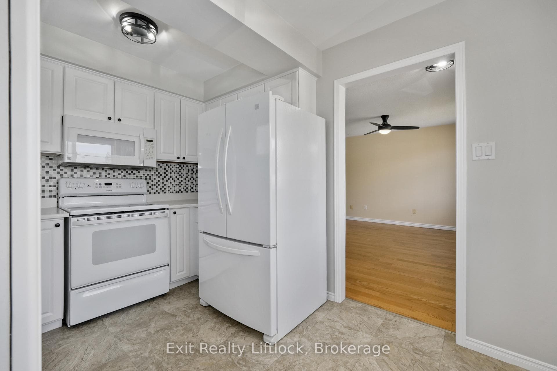 129 Towerhill Road photo 8