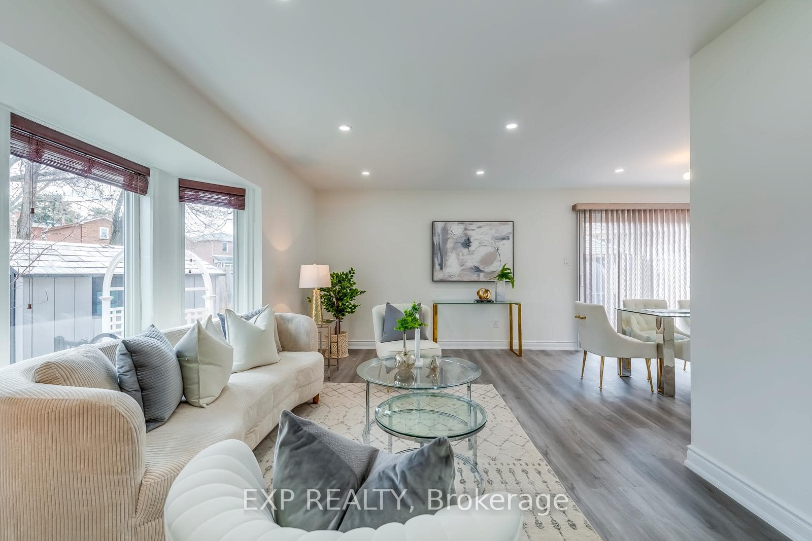 209 Lech Walesa Drive photo 5