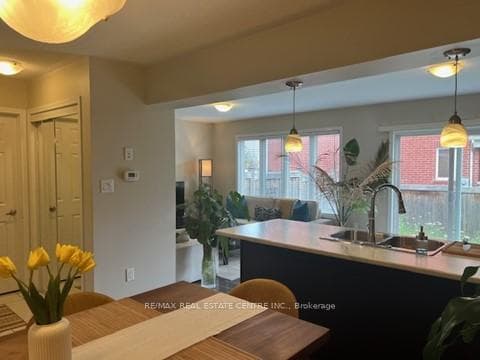102 Gleave Terrace photo 10