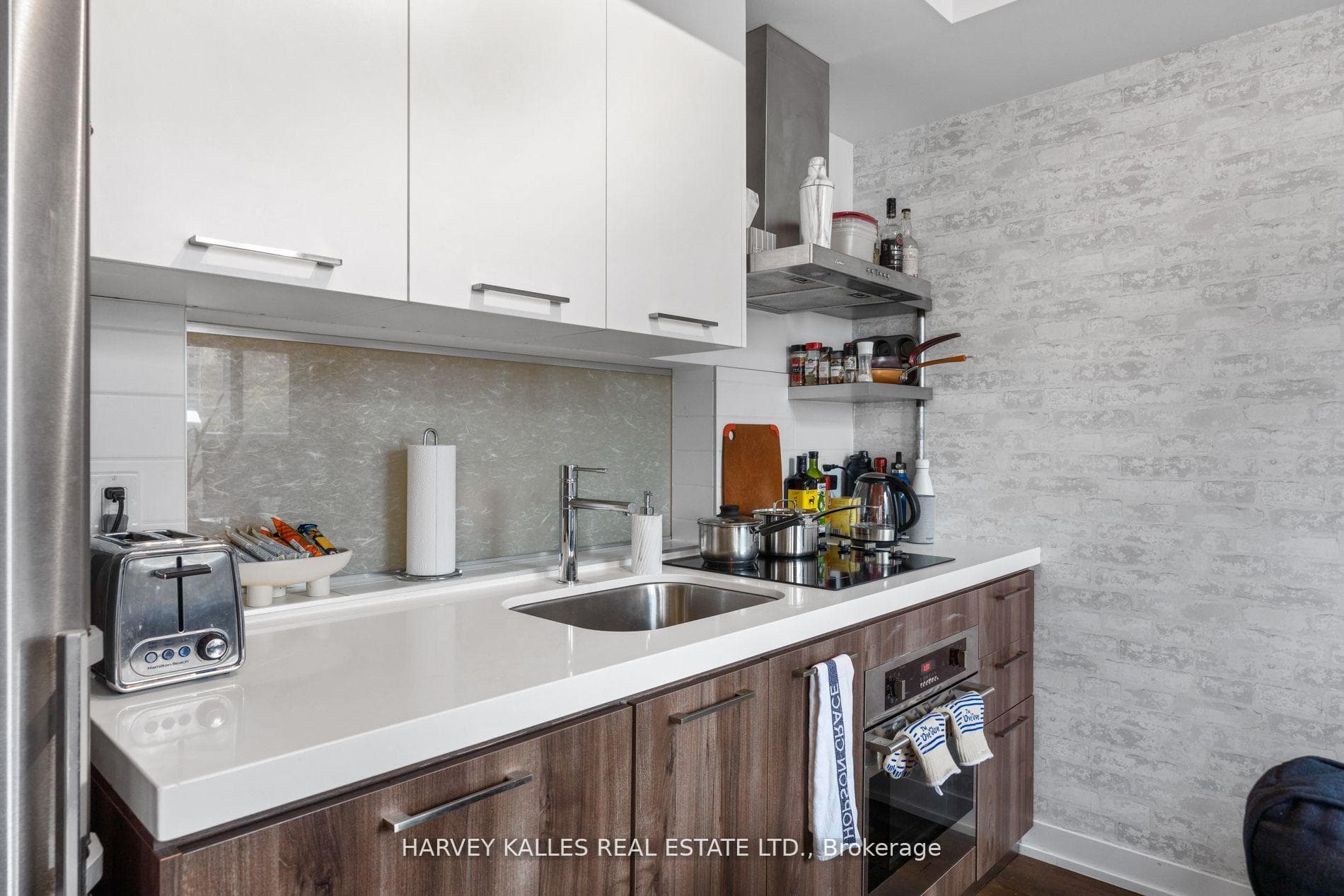 560 King Street Unit 309 photo 6