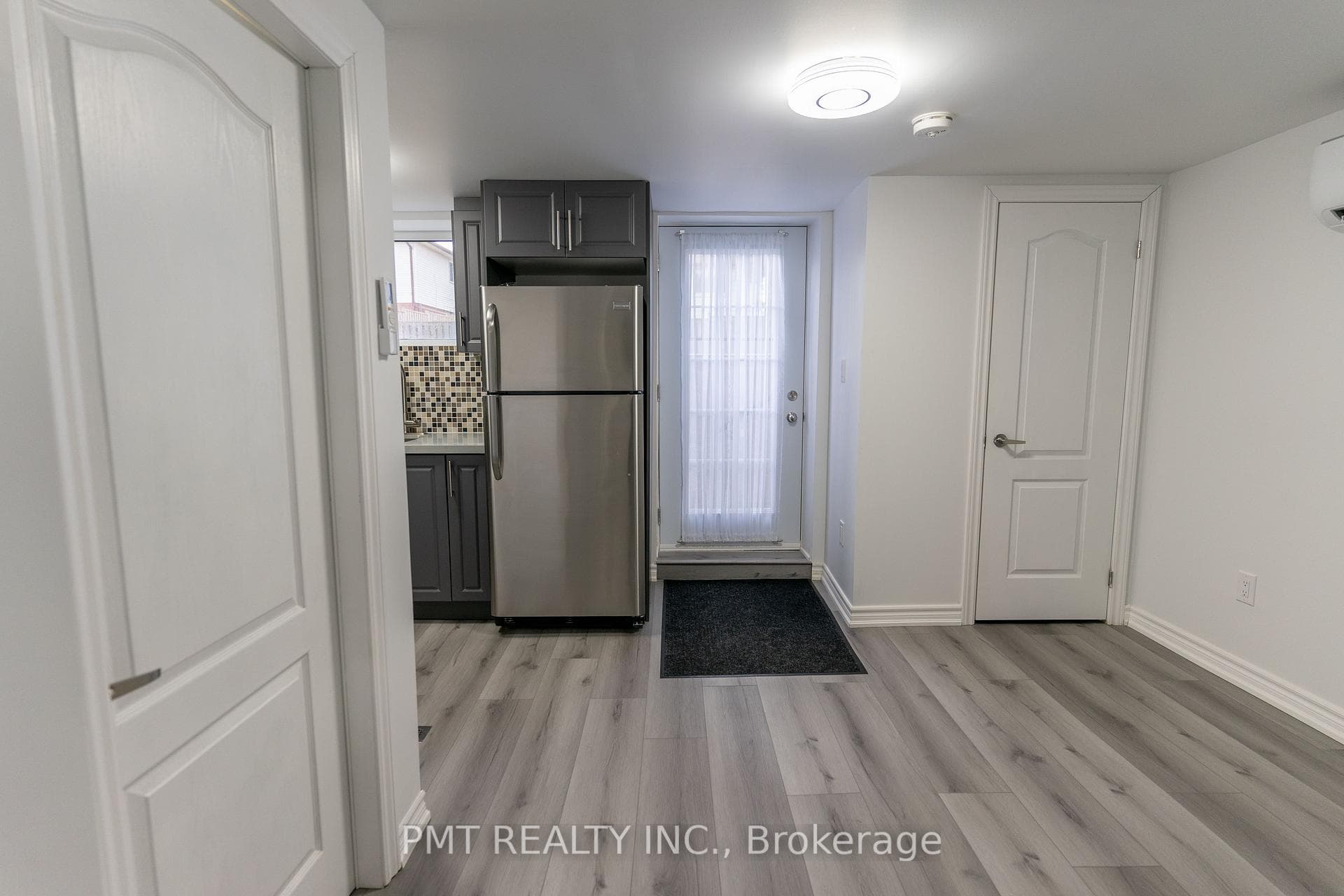 928 Central Park Boulevard Unit Lower photo 4