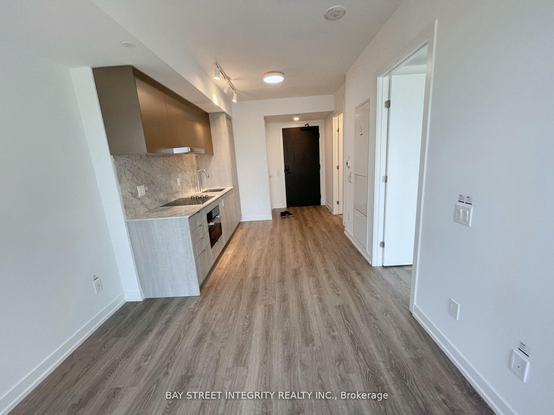 771 Yonge Street Unit 1905 photo 3