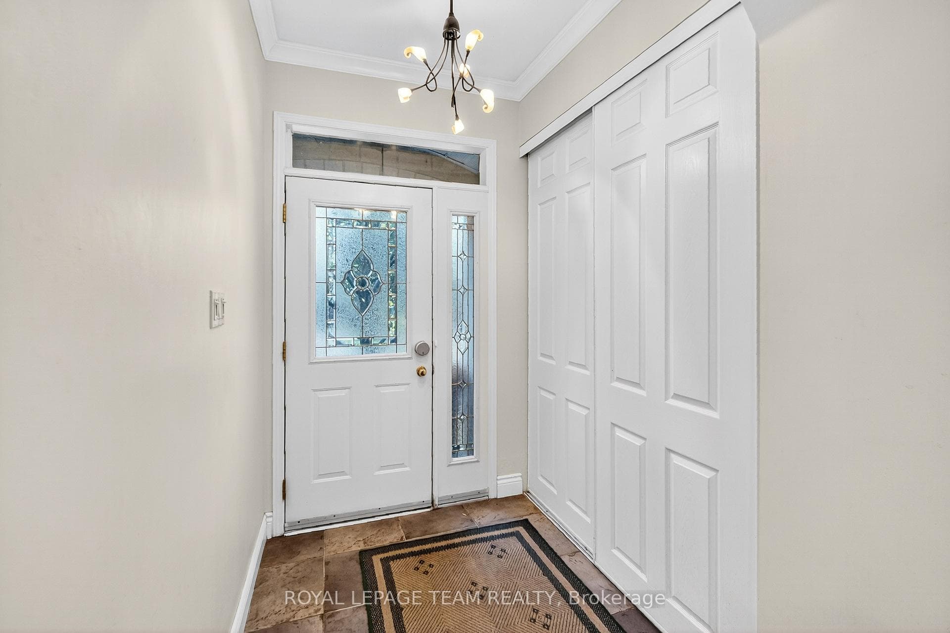 128 Lanark Avenue Unit 5 photo 4