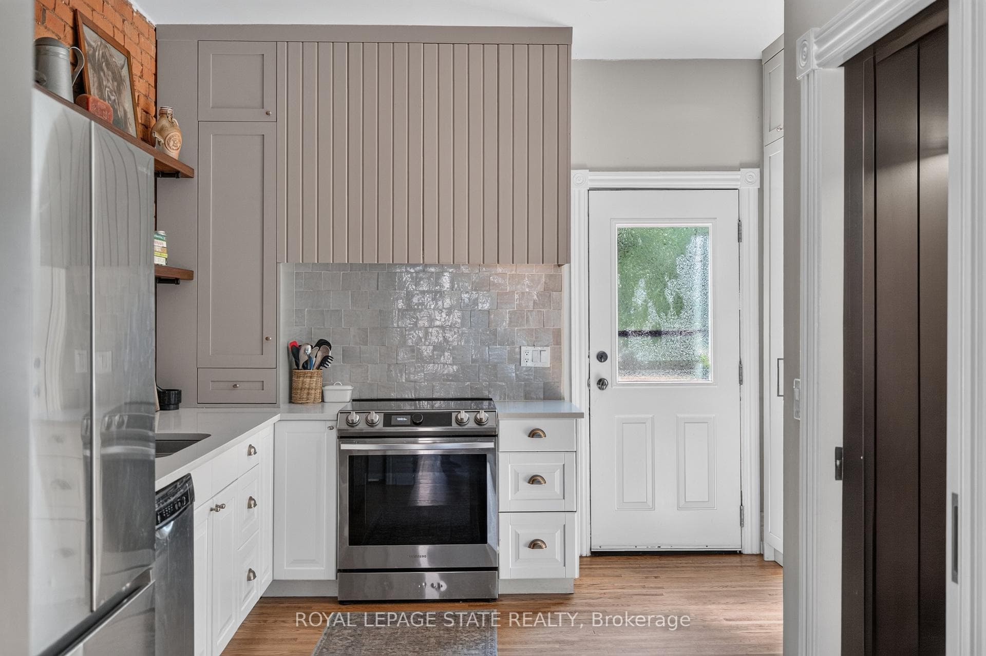 135 Catharine Street photo 17