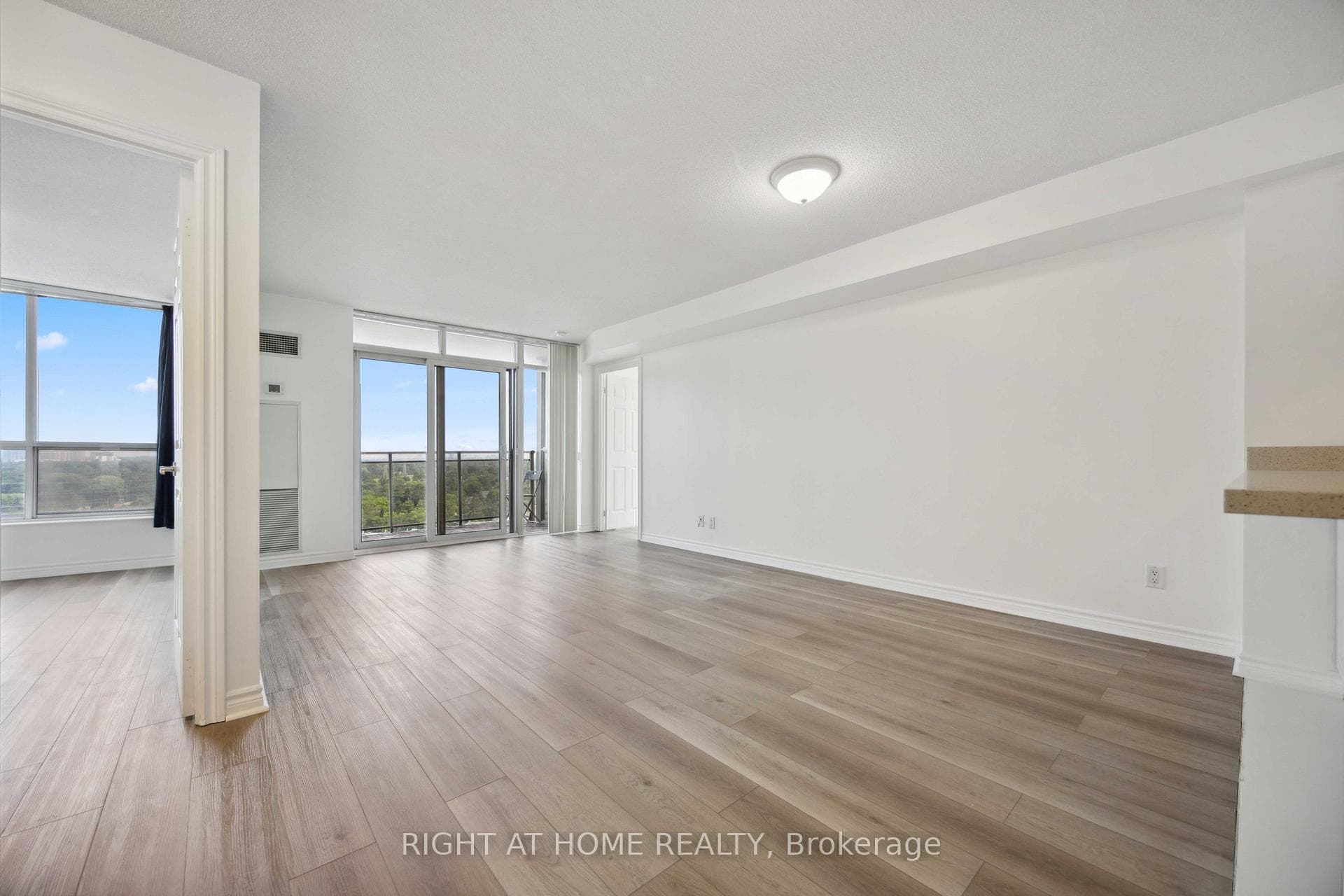 5229 Dundas Street Unit 1704 photo 21