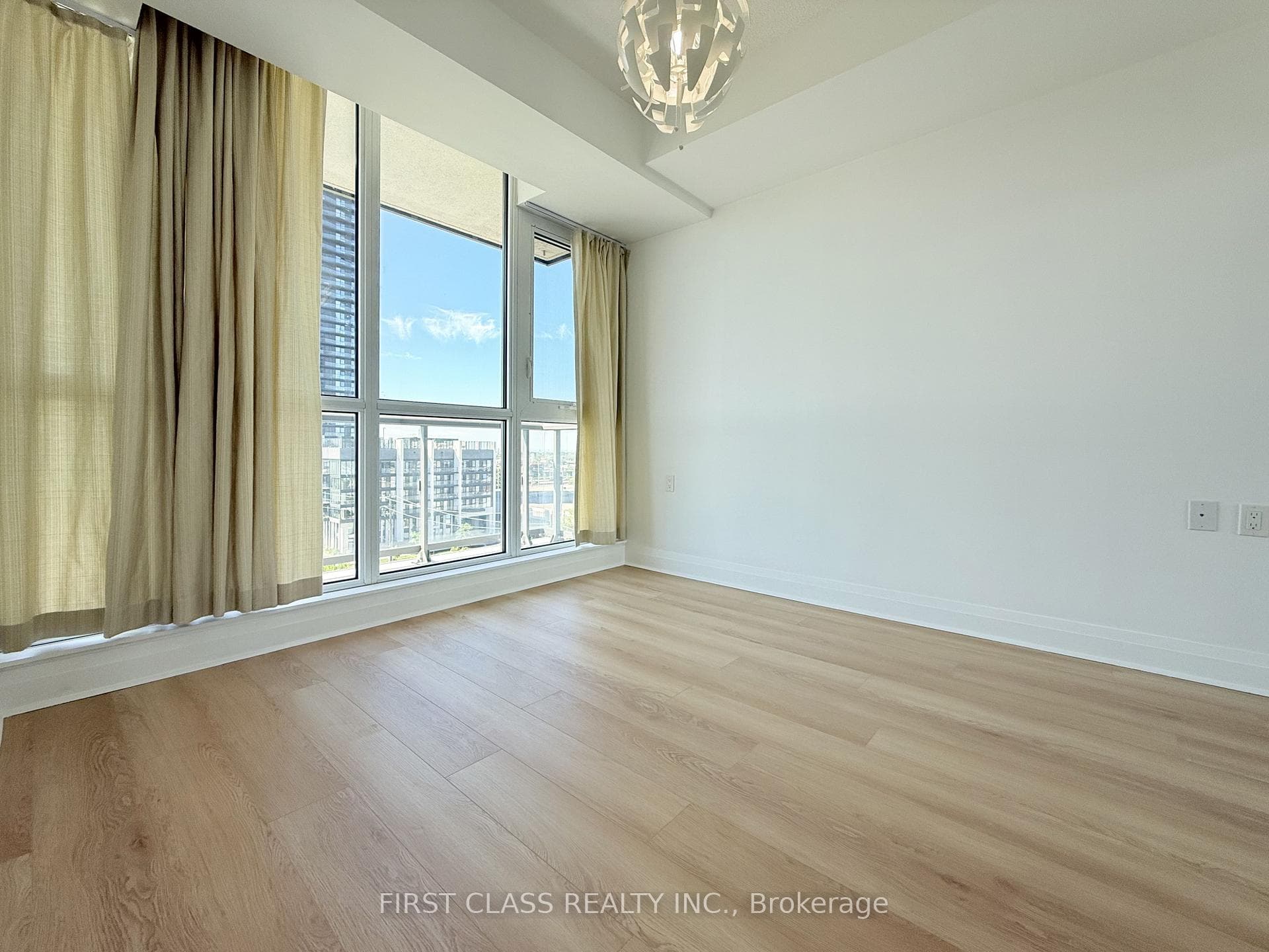 15 Zorra Street Unit 606 photo 16