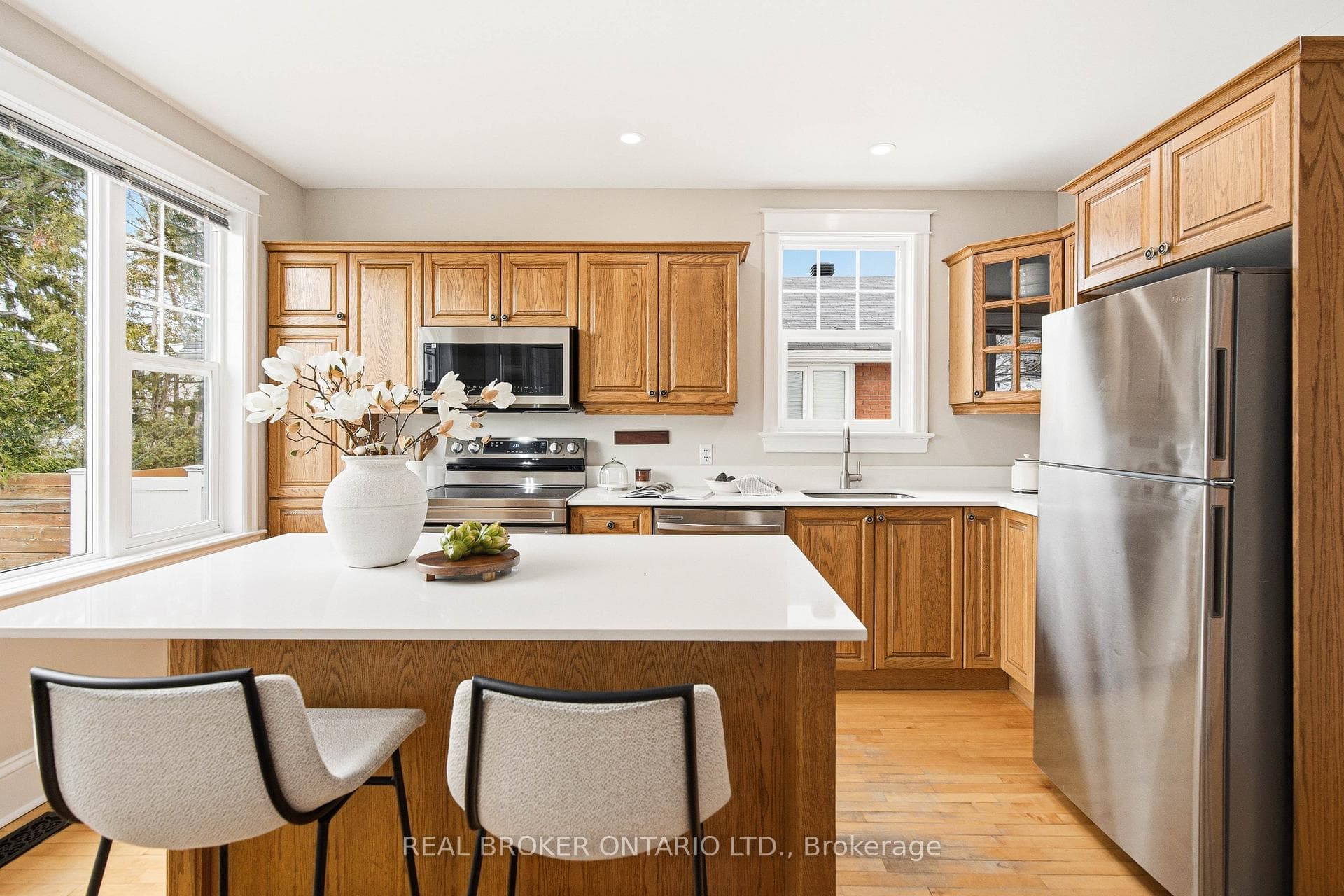 496 Hartleigh Avenue photo 7