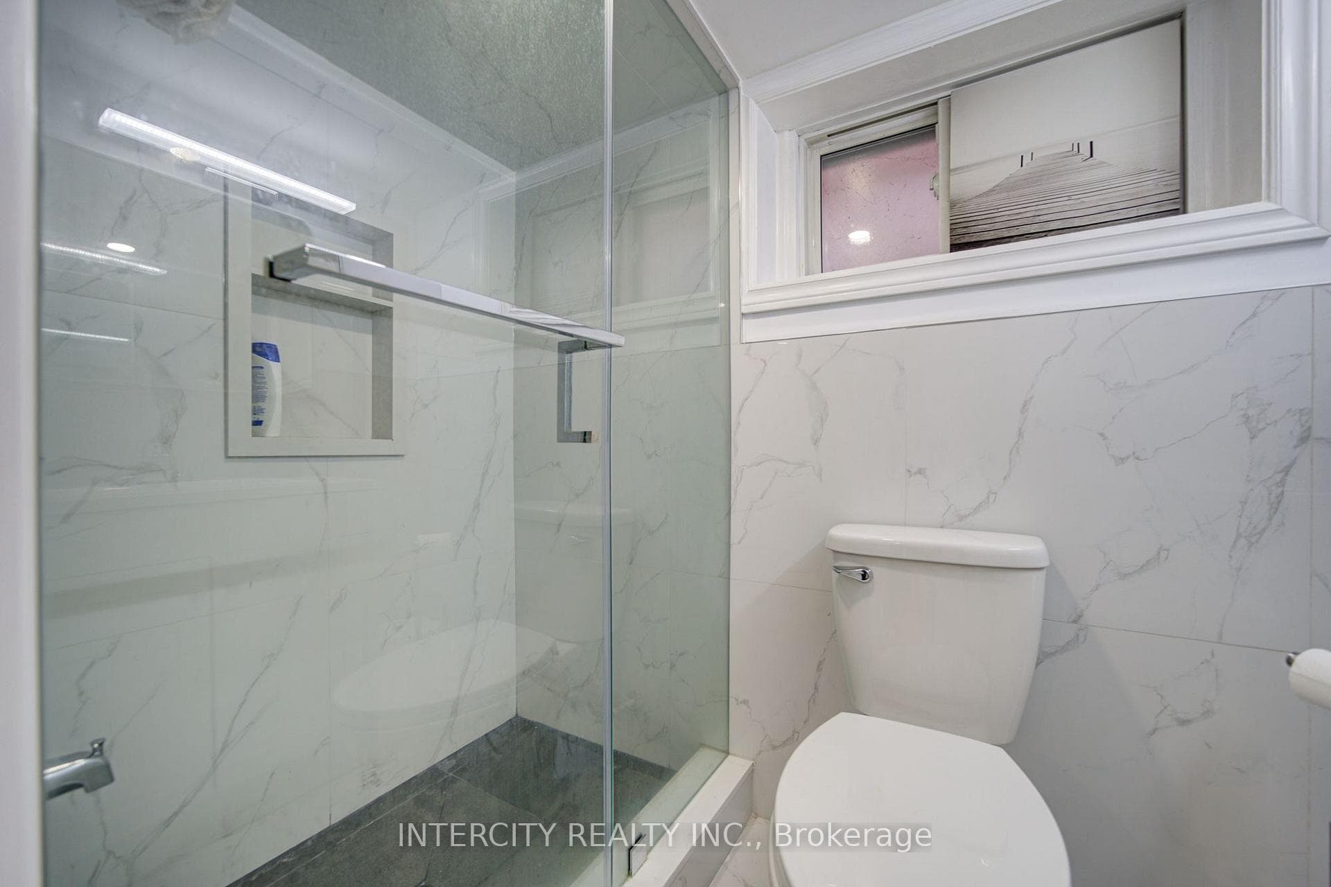 256 Blantyre Avenue photo 25