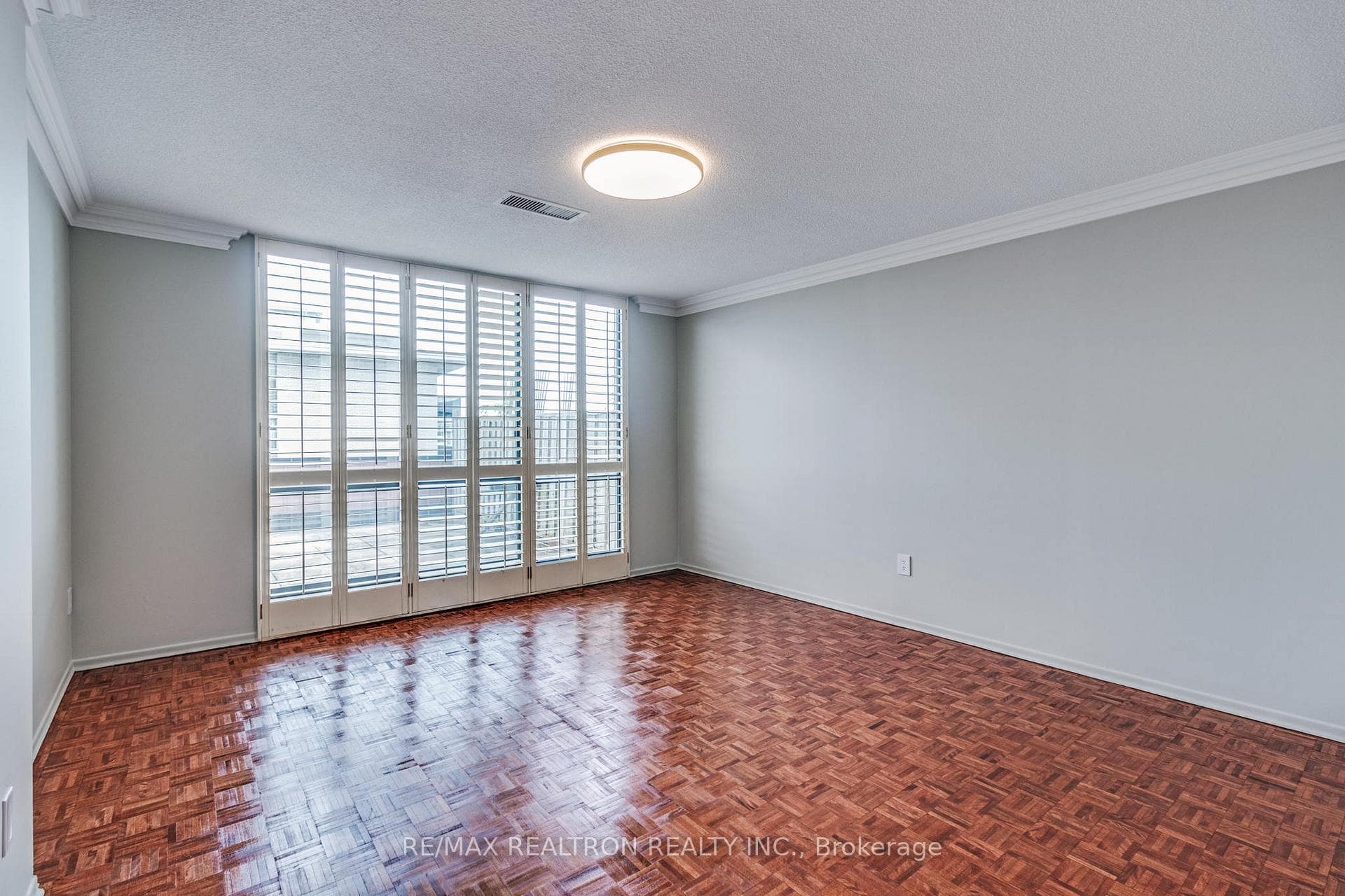 22 Shallmar Boulevard Unit Ph 1 photo 3