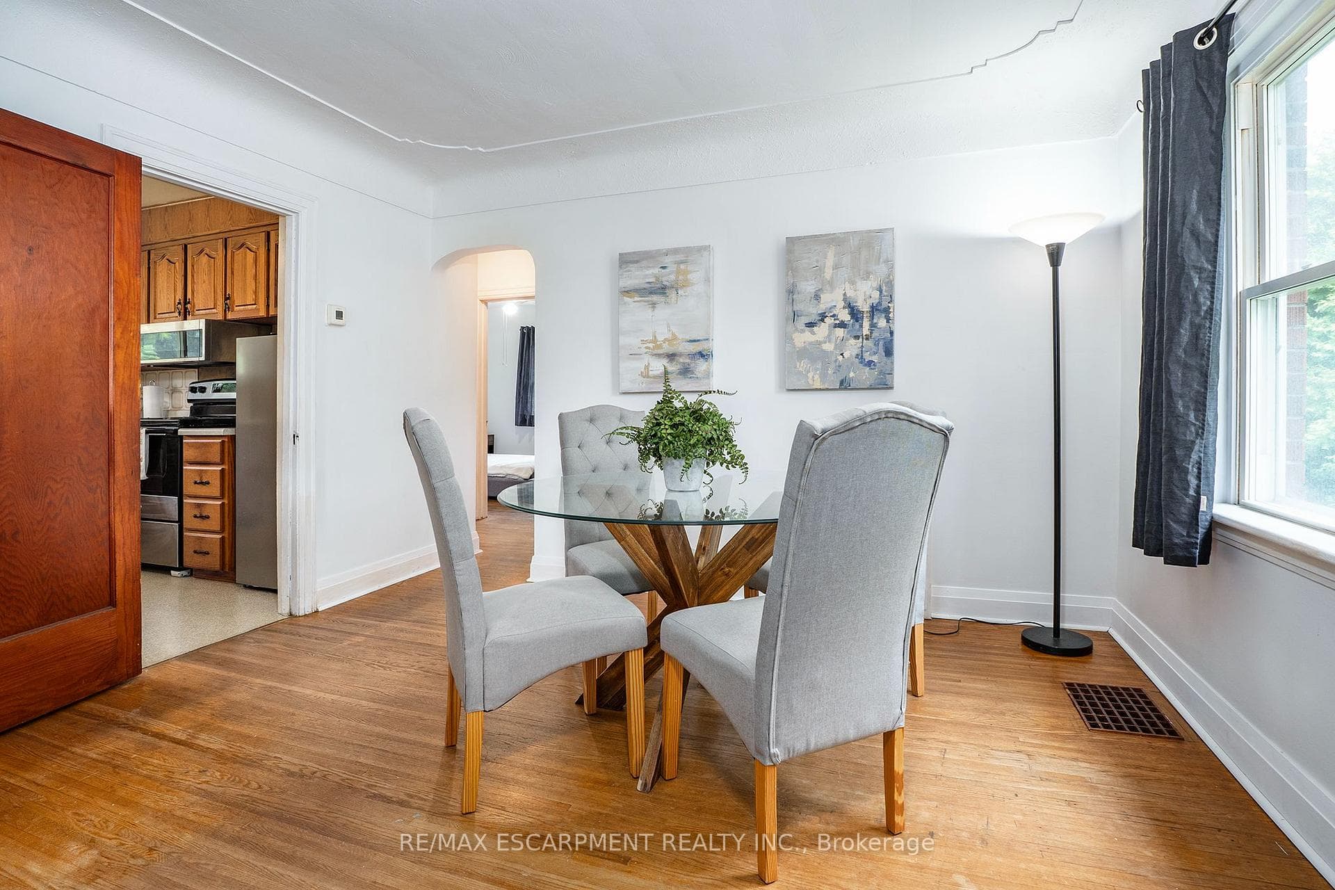 90 Osler Drive photo 8