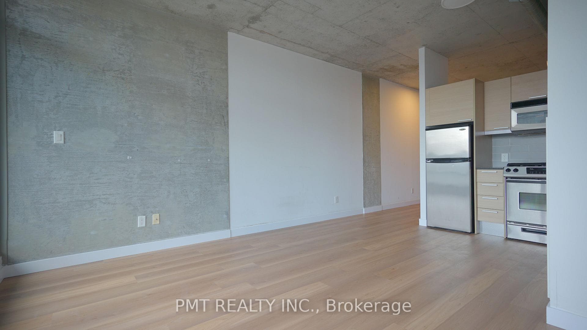 169 John Street Unit 803 photo 5