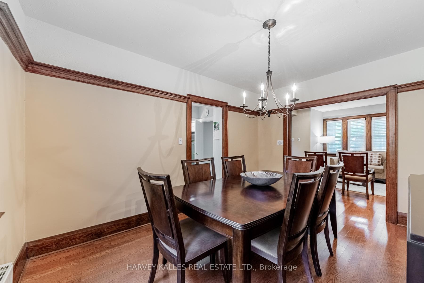 322 St Clements Avenue photo 10
