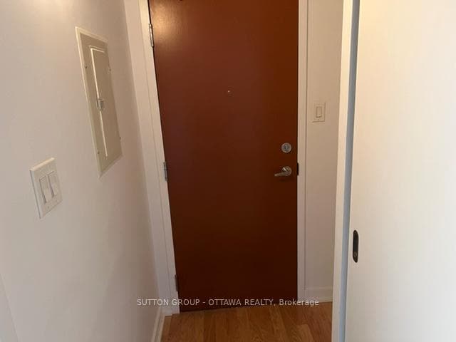 324 Laurier Avenue Unit 1404 photo 4