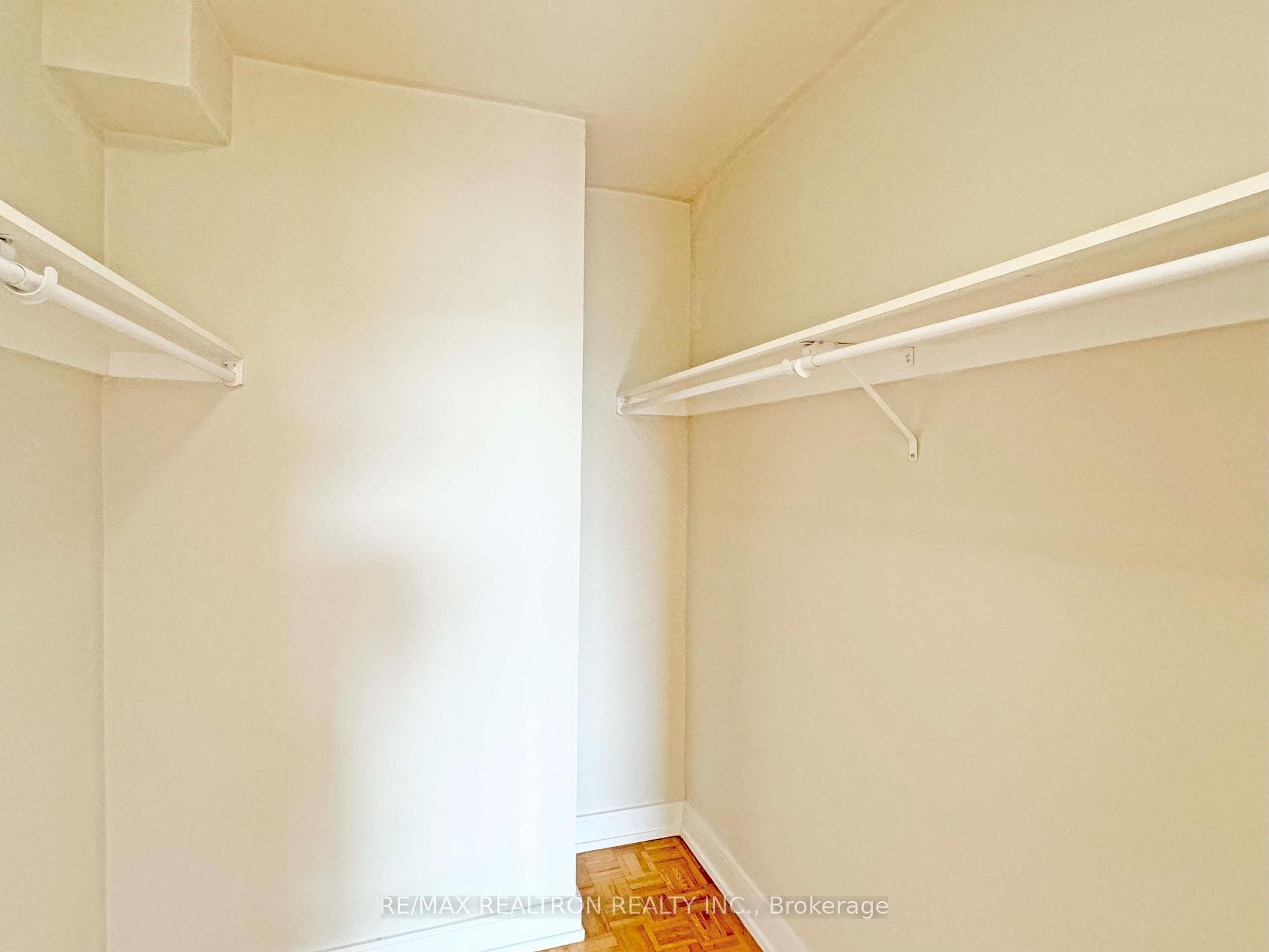10 Shallmar Boulevard Unit 607 photo 12